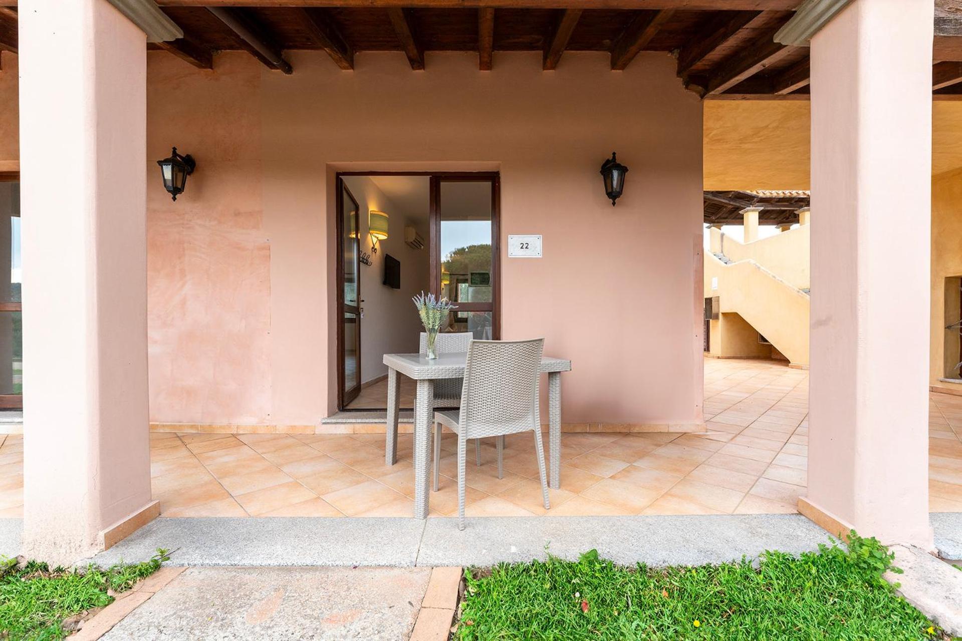 Residence Pierre & Vacances Vignola Mare Exterior photo